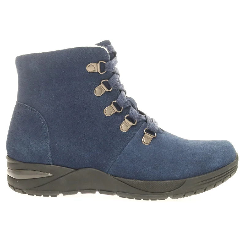 fashionable women’s shoes for work -Demi Snow Boots