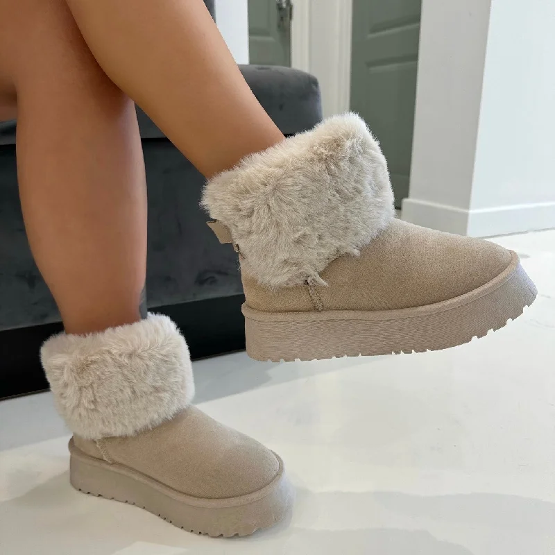 stylish women’s moccasins for casual wear -Talliah - Cream Chunky Platform Faux Fur Boots