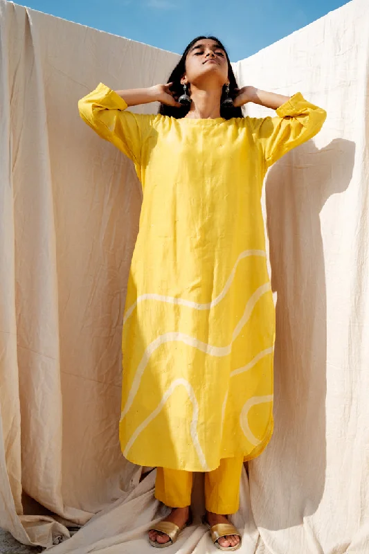 stylish women’s outerwear for winter -Sunny Yellow Arsa Tunic and Pants Set