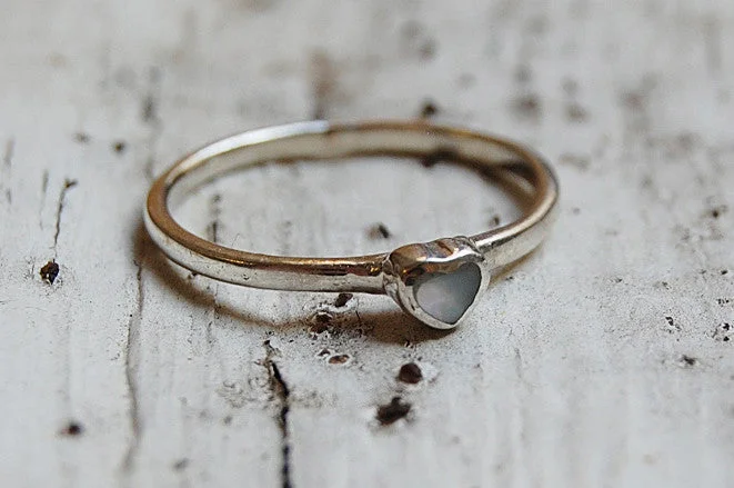 stylish jewelry for wedding guests -mother of pearl |  'heart' ring | 925 silver