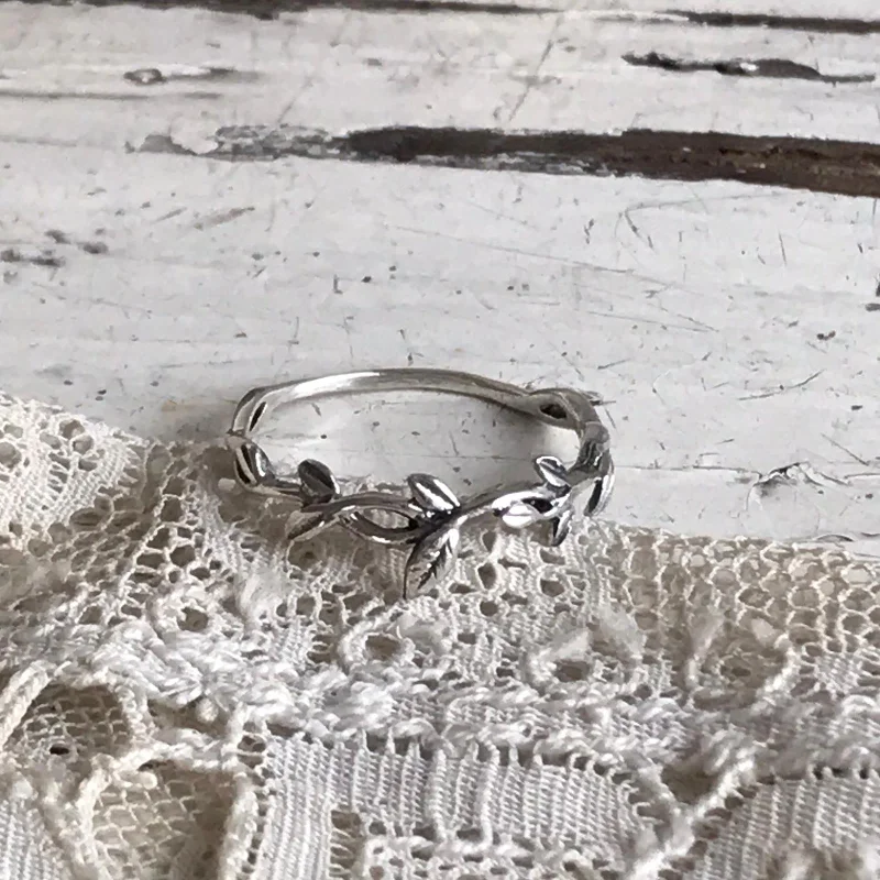 best silver necklaces for women -'Olive leaves' ring | 925 Silver