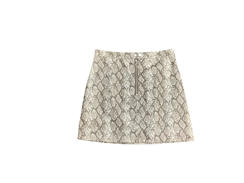 best women’s pants for spring and summer -Skirt Mini & Short By Divided In Snakeskin Print, Size: 8